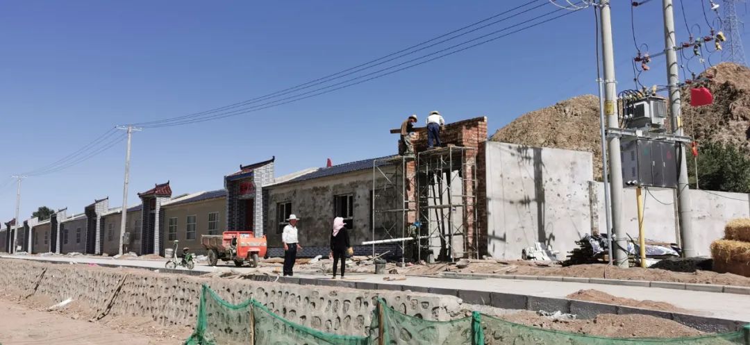 戈壁滩上“绣”美景 金昌乡村人居环境“大变脸”