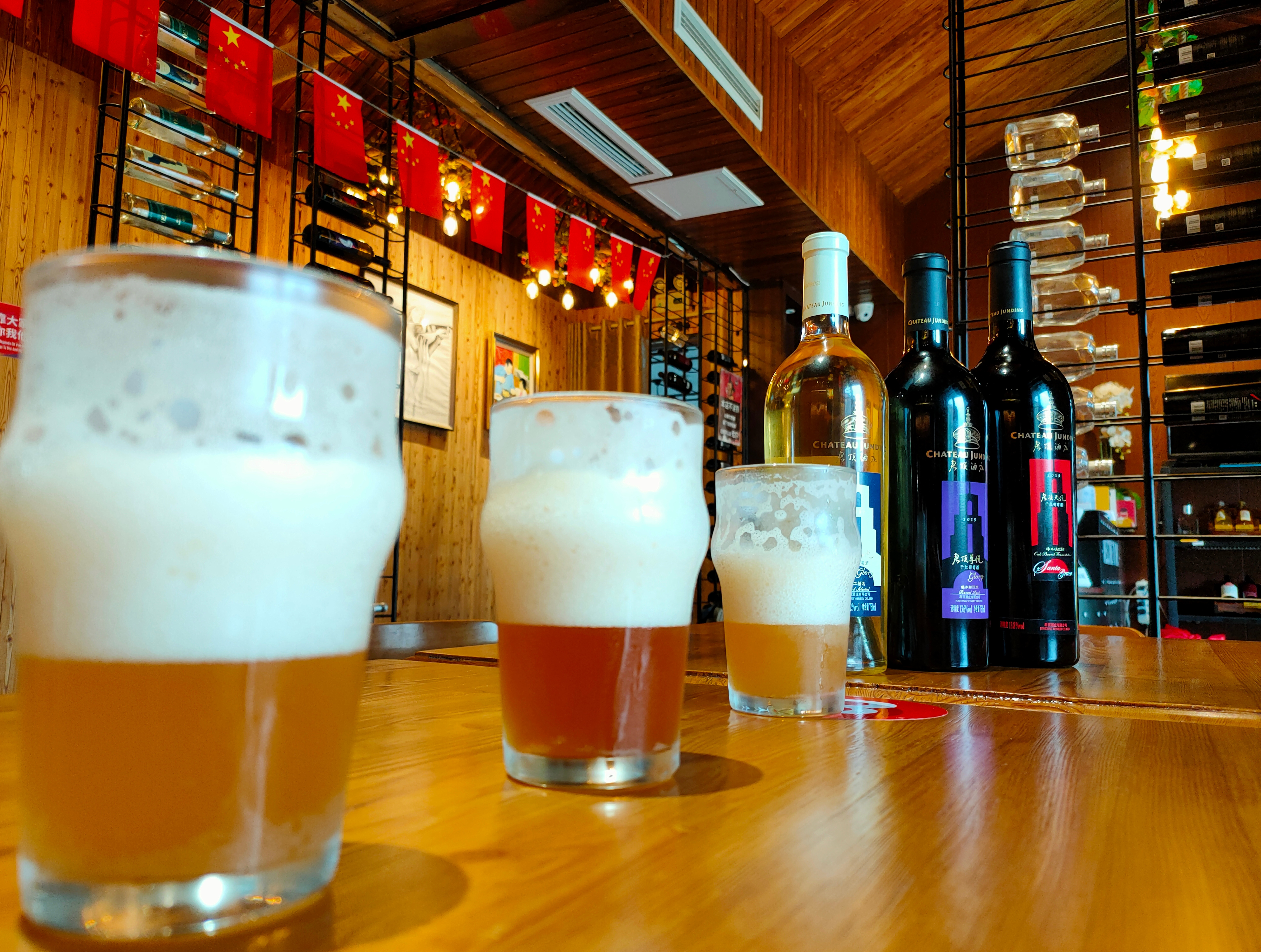 300余种啤酒随便选金沙滩啤酒城哈尔博熊啤酒屋赢得好评
