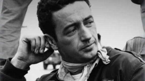 抗美援朝战争中，他曾击落美空军“三料王牌”飞行员