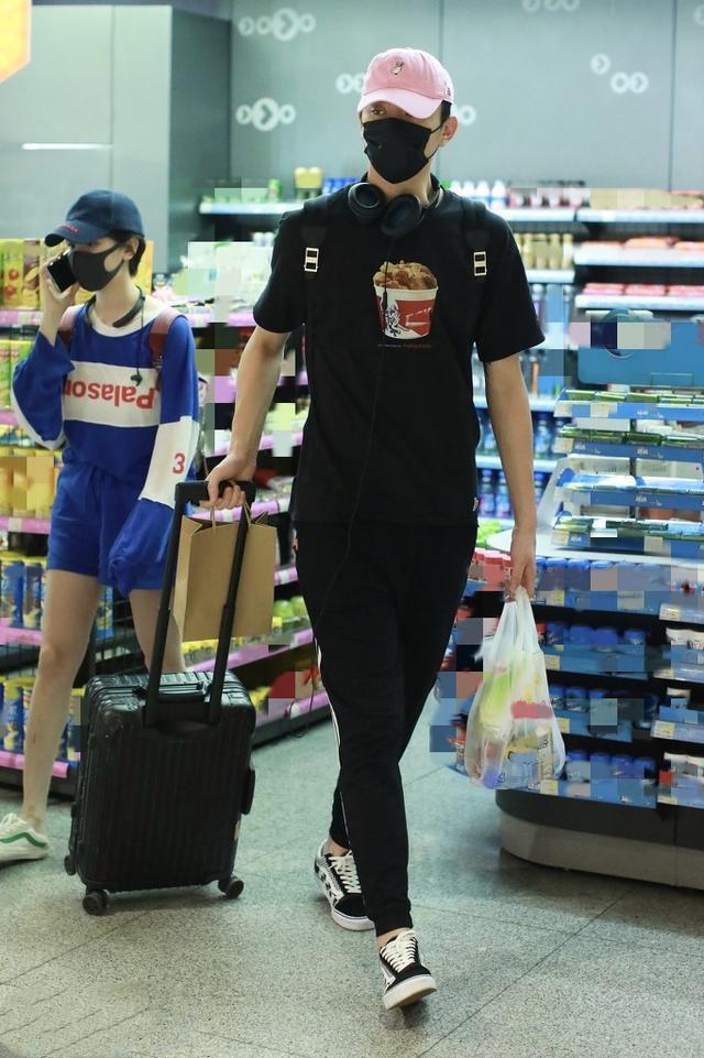 曾合体力破分手传闻,于小彤陈小纭姐弟恋终遗憾收场