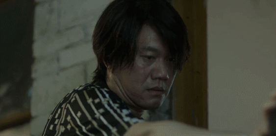 《摩天大楼》：有好看的故事，也有尖锐的现实表达