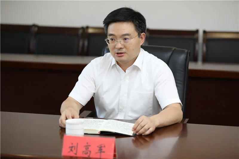 这场由青岛市委组织部长组织召开的座谈会强调了啥