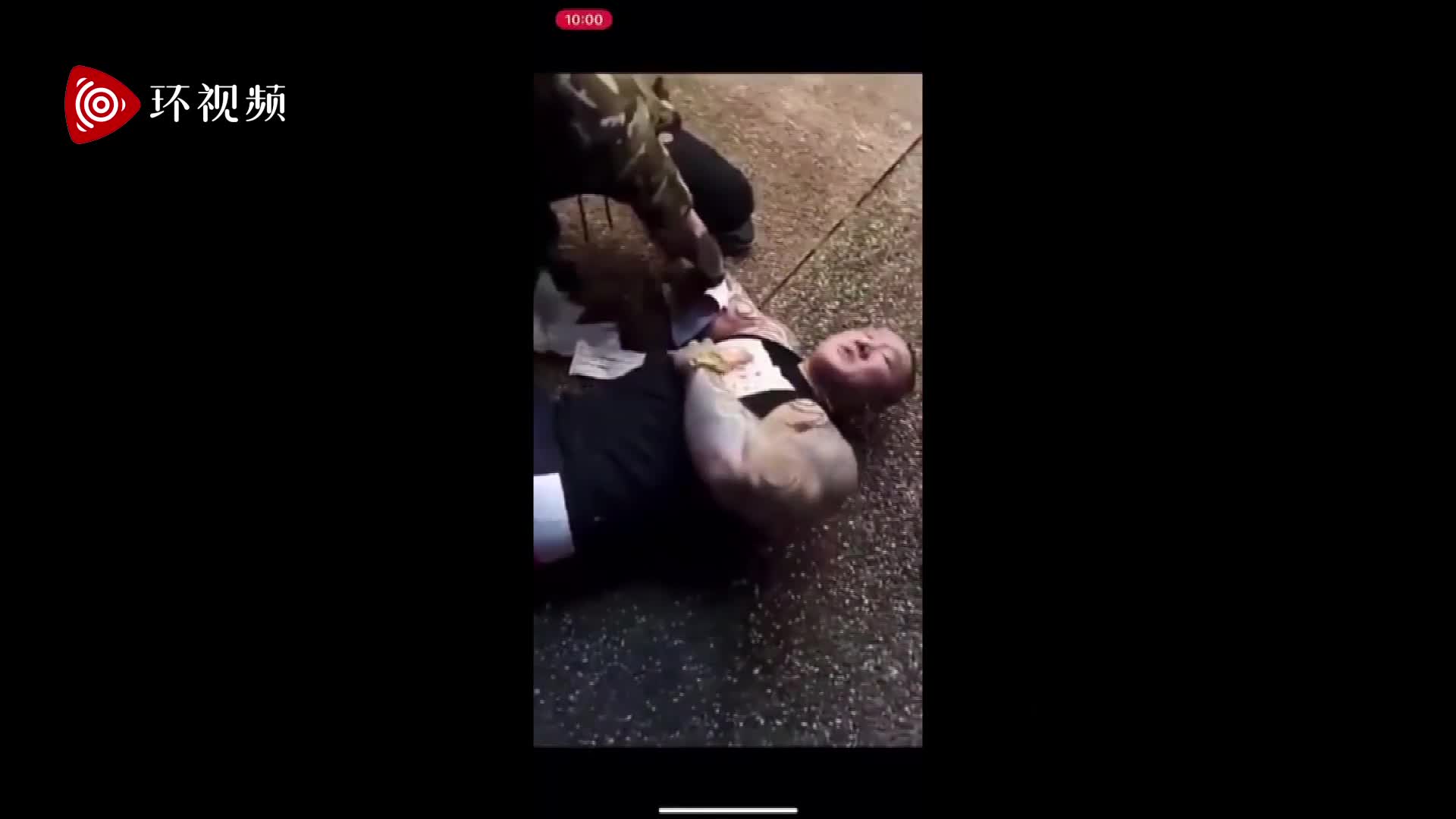 台湾网红“馆长”陈之汉深夜被人当街连开3枪，倒地后让人开直播
