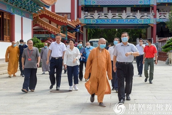 广东省政协副主席、农工党省委会主委马光瑜一行赴珠海普陀寺调研（图片来源：凤凰网佛教 摄影：珠海普陀寺）