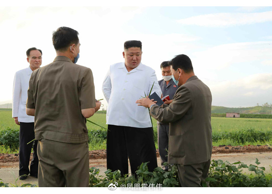 金正恩到黄海南道考察台风灾情