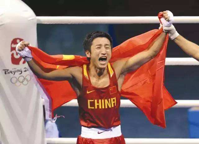 拳王邹市明纪念奥运夺冠12周年中国拳击奥运首金