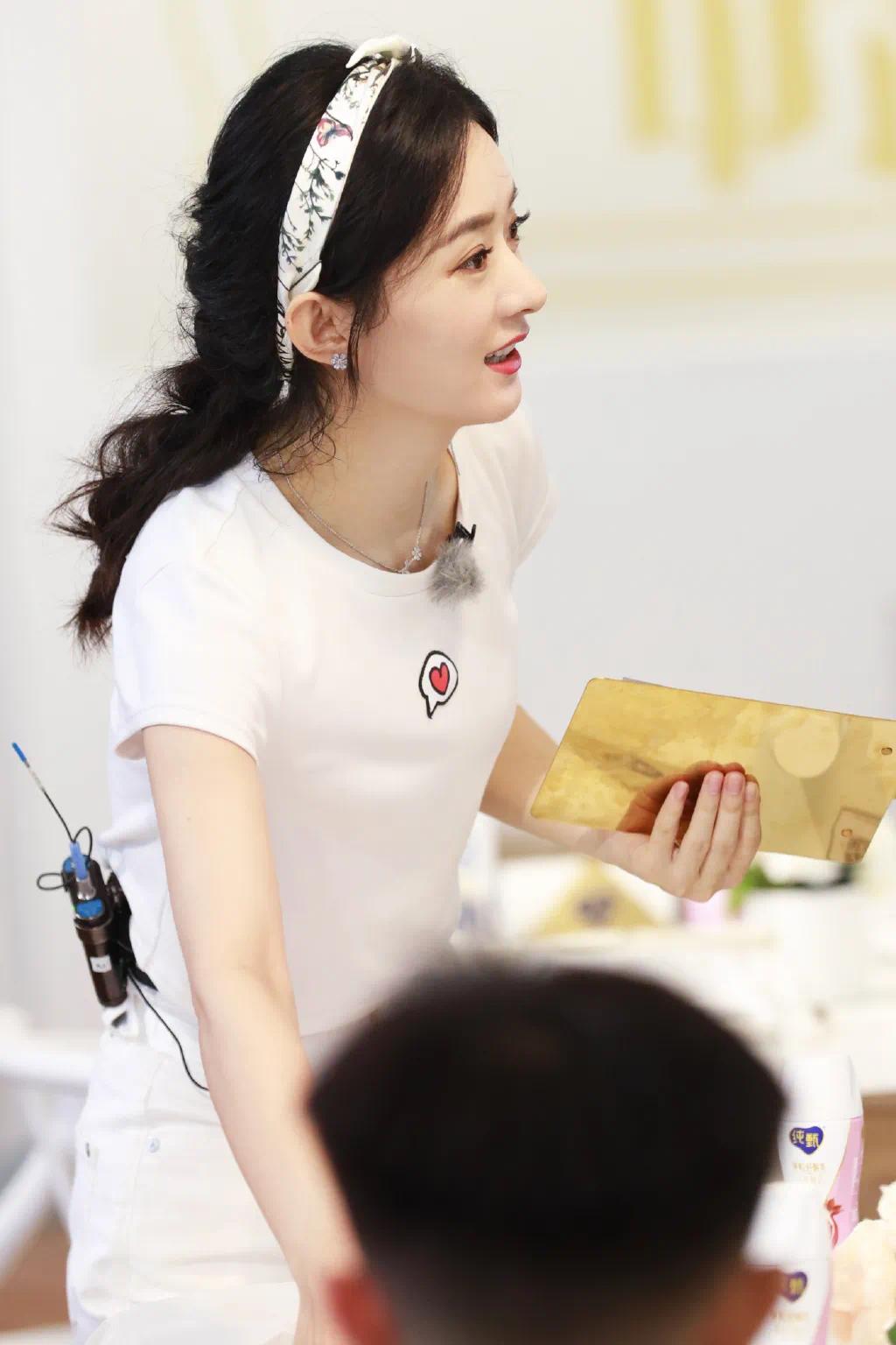 看完赵丽颖的化妆台我终于能买得起她的同款了!