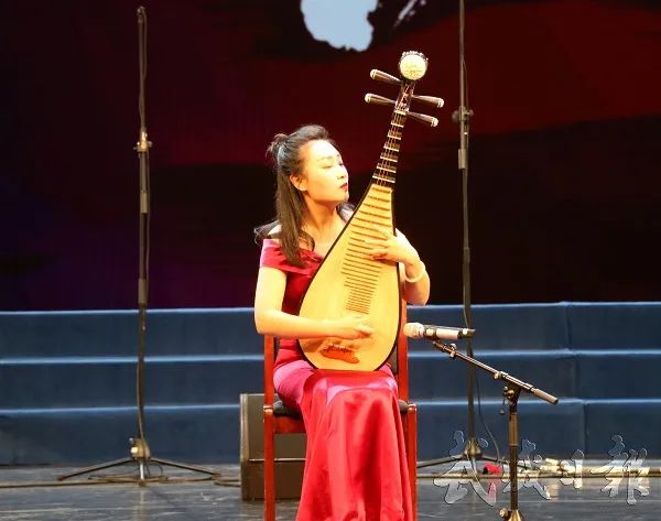 琵琶独奏《十面埋伏》