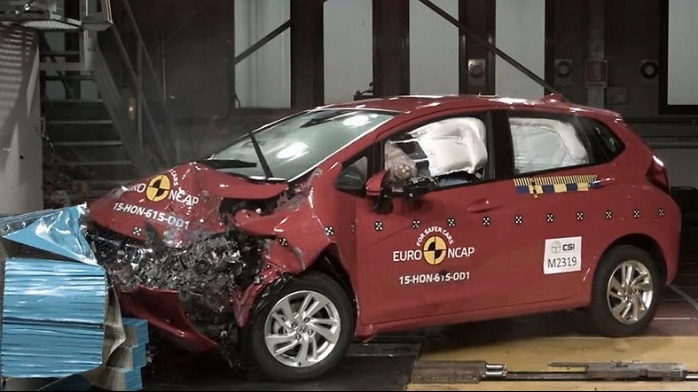 被誉为“平民超跑”的飞度安全性如何？中保研碰撞测试告诉你