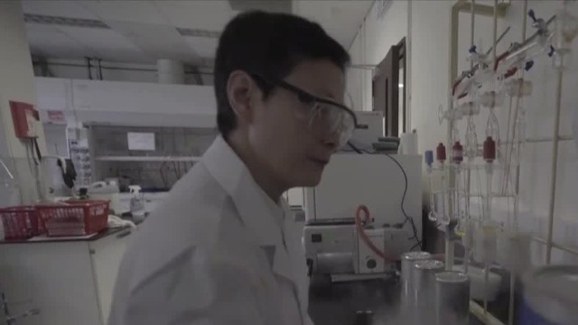 科学家任咏华自曝两年没逛过街，一心只在实验室里搞科研