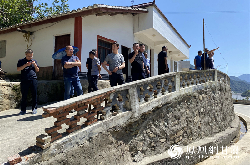 甘肃省公航旅集团专家组对捐建公路大桥开展项目选址、实地勘察等工作 甘肃省公航旅集团供图