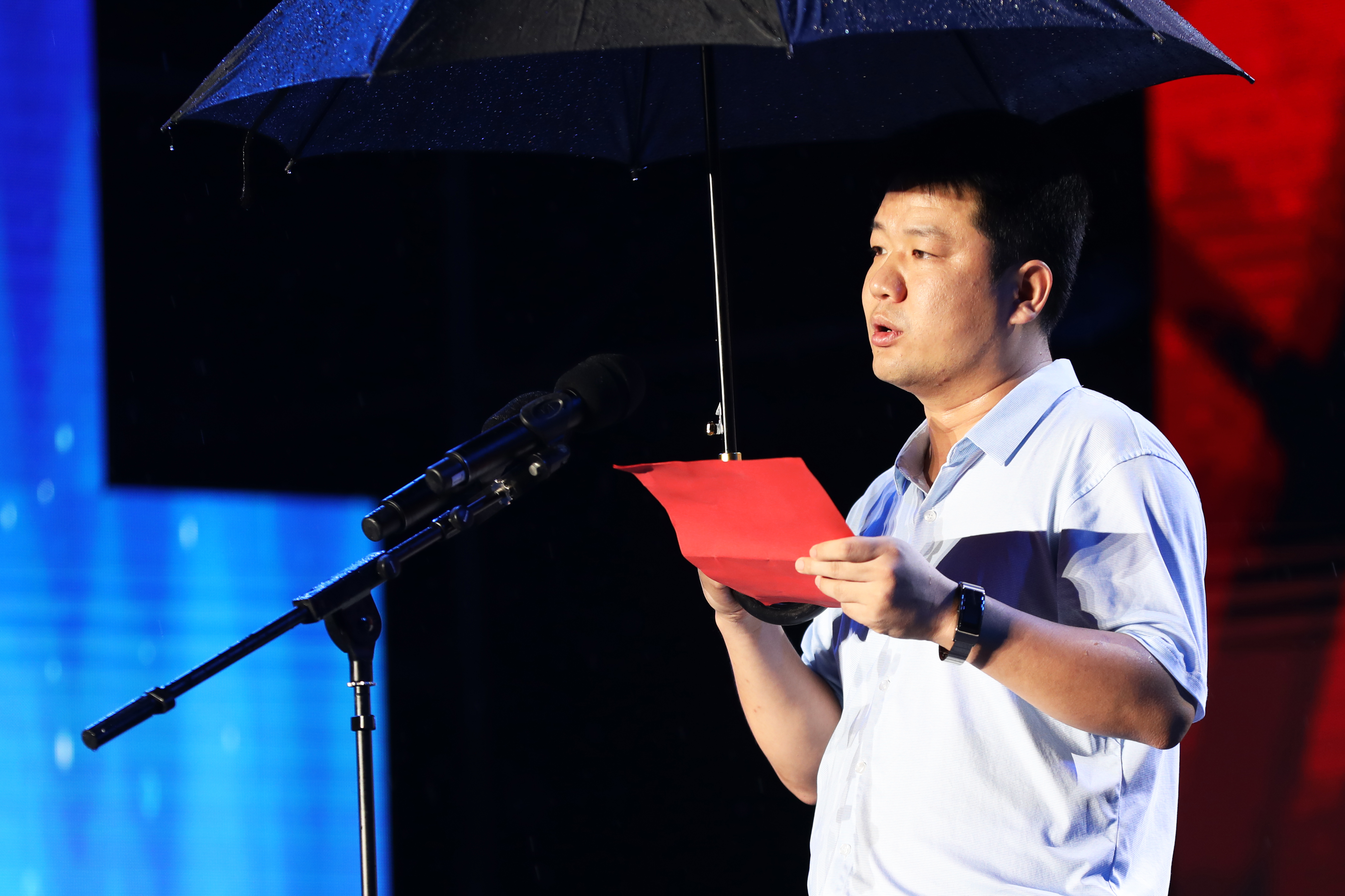 图为汾阳市人民政府副市长孟建安致辞