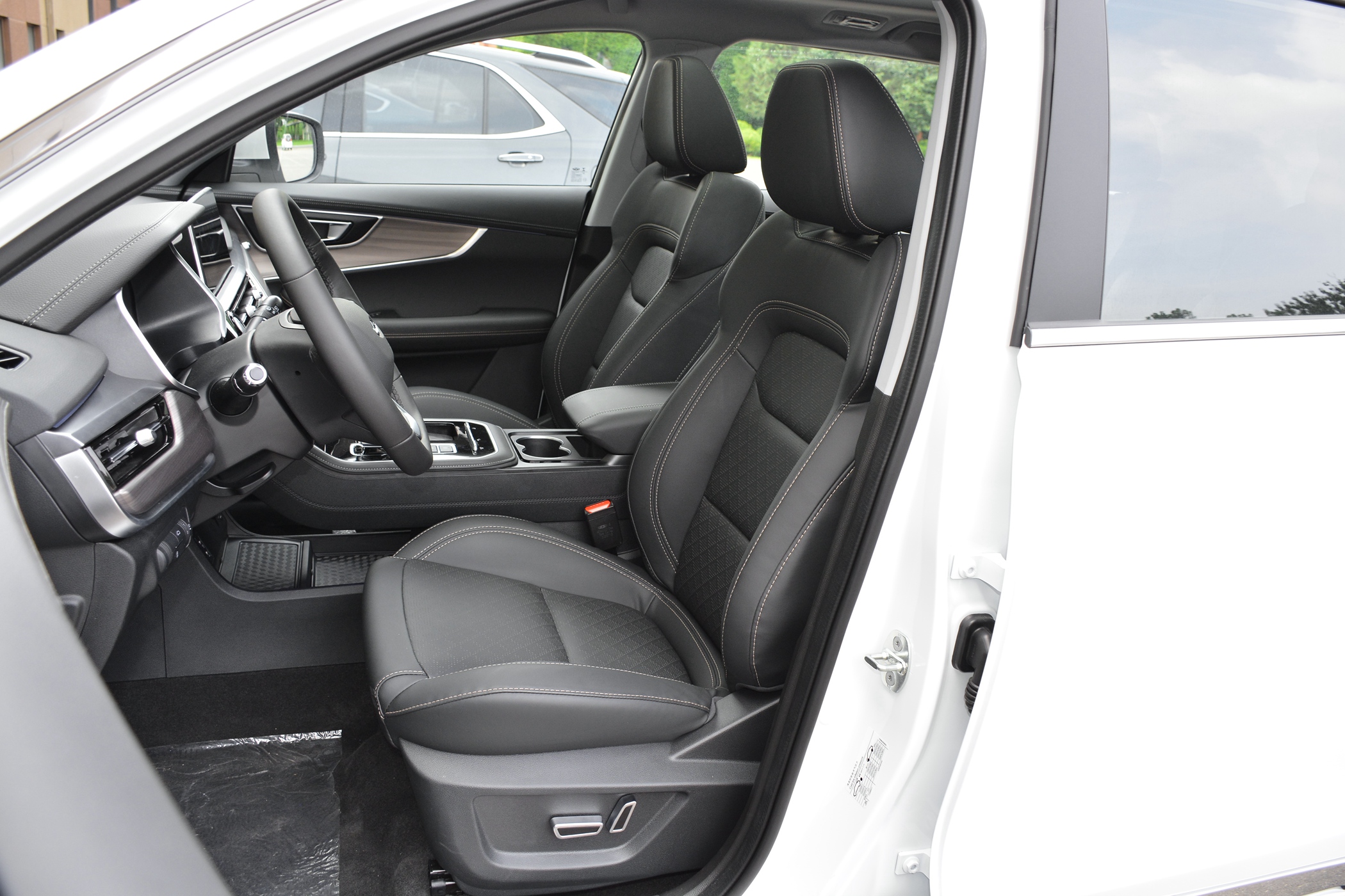 奇瑞瑞虎8推六座版车型配置优化实用性更强