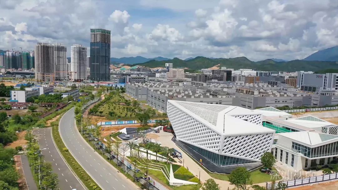 深汕合作区逐梦新城创新局跨越崛起满目春