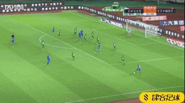GIF-<em>马修斯</em>传中，苏祖头球反超比分