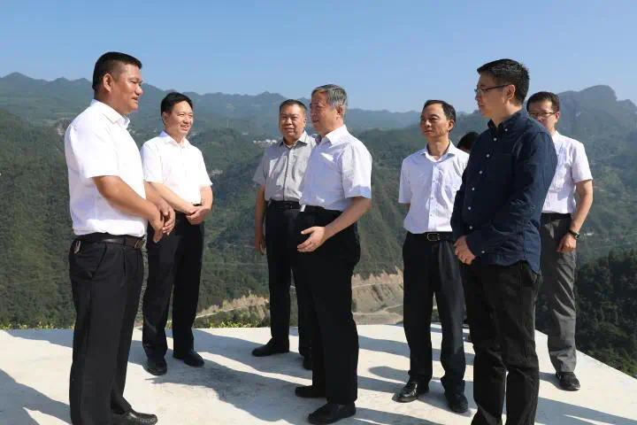 国务院扶贫办副主任陈志刚来彭水调研脱贫攻坚工作