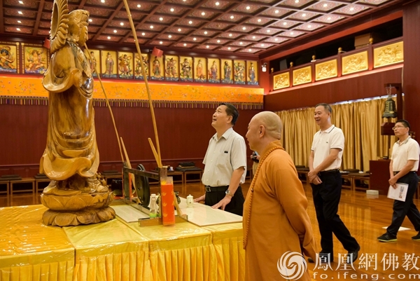 参观禅堂（图片来源：凤凰网佛教 摄影：珠海普陀寺）