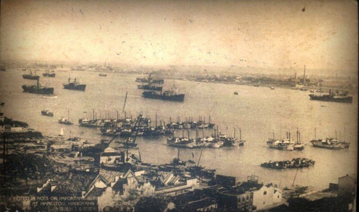 汉口水运码头繁忙的景象 图片来源：武汉历史博物馆