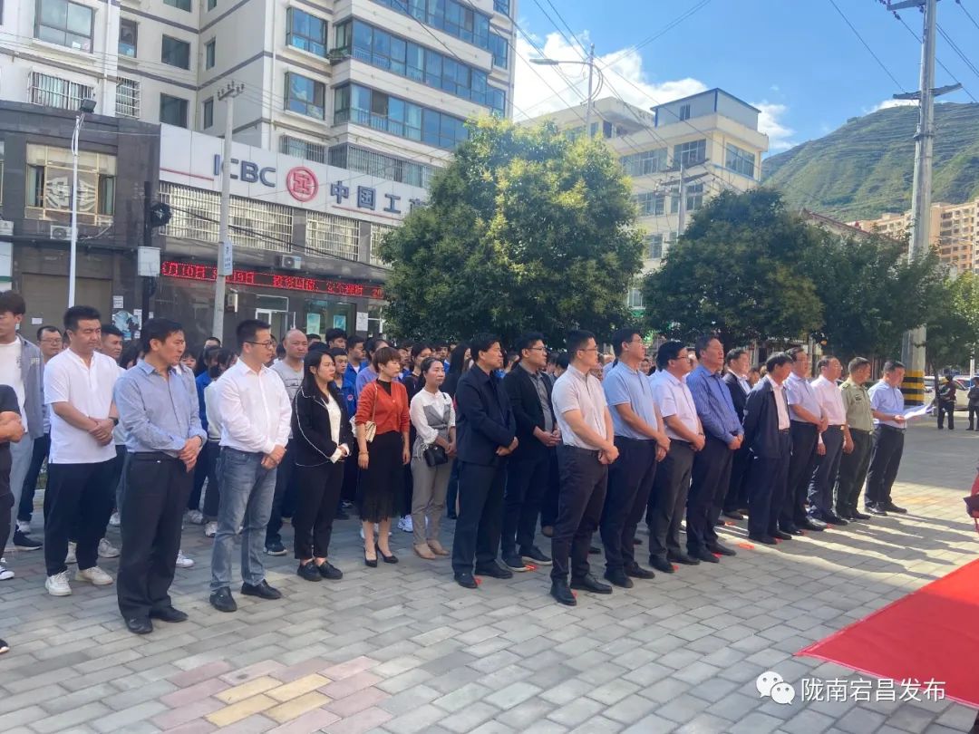 甘肃首个县级直播基地落户 县长带货引粉丝赈灾助农