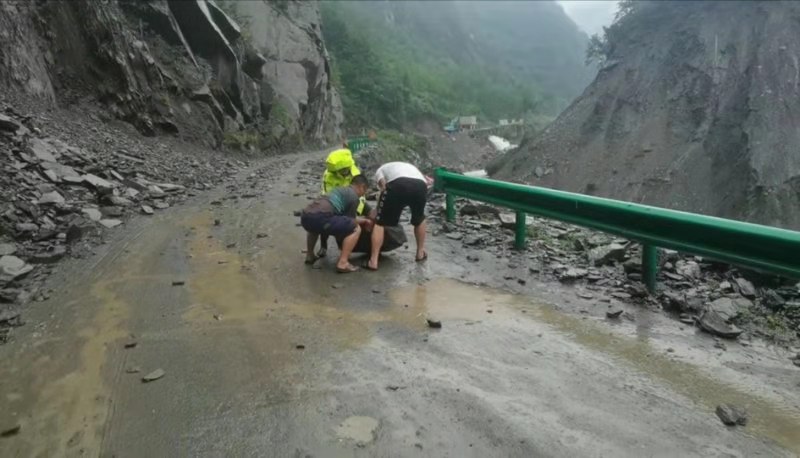 北川青片乡派出所民警在最远羌乡坚守17天