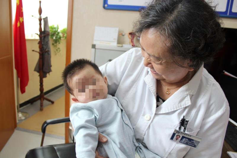 凭借丰富的临床经验，李连慧帮助诸多不孕患者圆了“宝宝梦”
