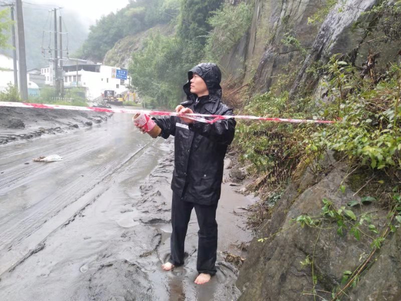 北川青片乡派出所民警在最远羌乡坚守17天