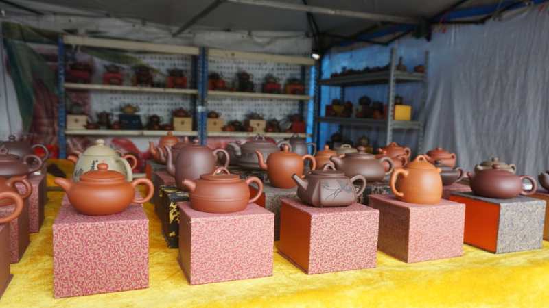 奇石珠宝等你来赏，十五大街古玩城奇石珠宝展开幕