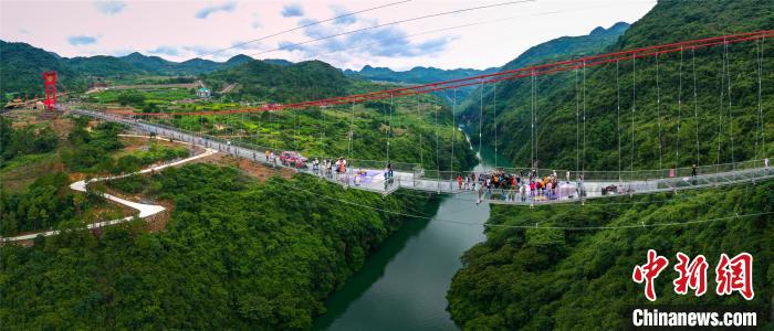 广东清远连州擎天玻璃桥（资料图） 程景伟 摄