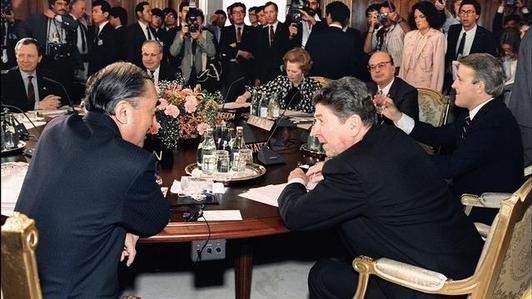 《广场协议》后日本做了哪些决策？揭秘日本经济失去的20年