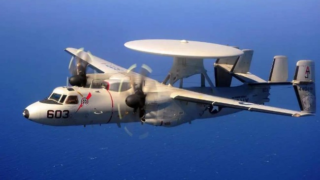圖為美國海軍E-2C“鷹眼”預警機