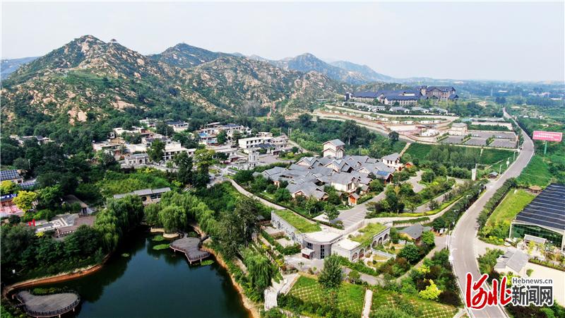 2020年8月20日拍摄的河北省平山县李家庄村村貌。