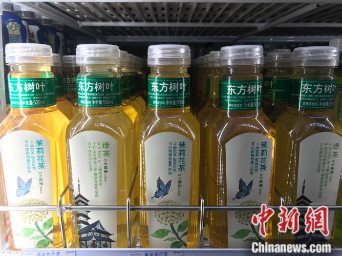 农夫山泉旗下的无糖茶饮东方树叶。 左宇坤 摄