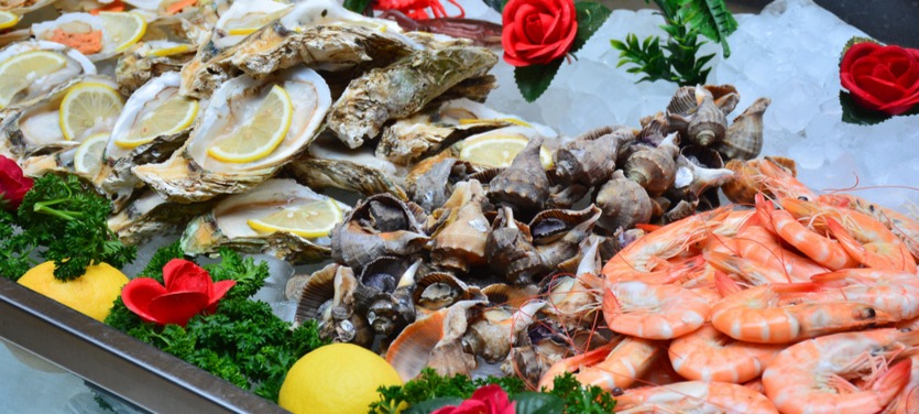 一大波青岛海鲜向我们袭来 你确定不尝一下这些美食？