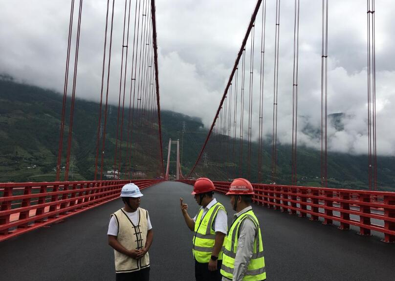 “飞虹”跨越金沙江 世界最大跨径山区悬索桥湖北造