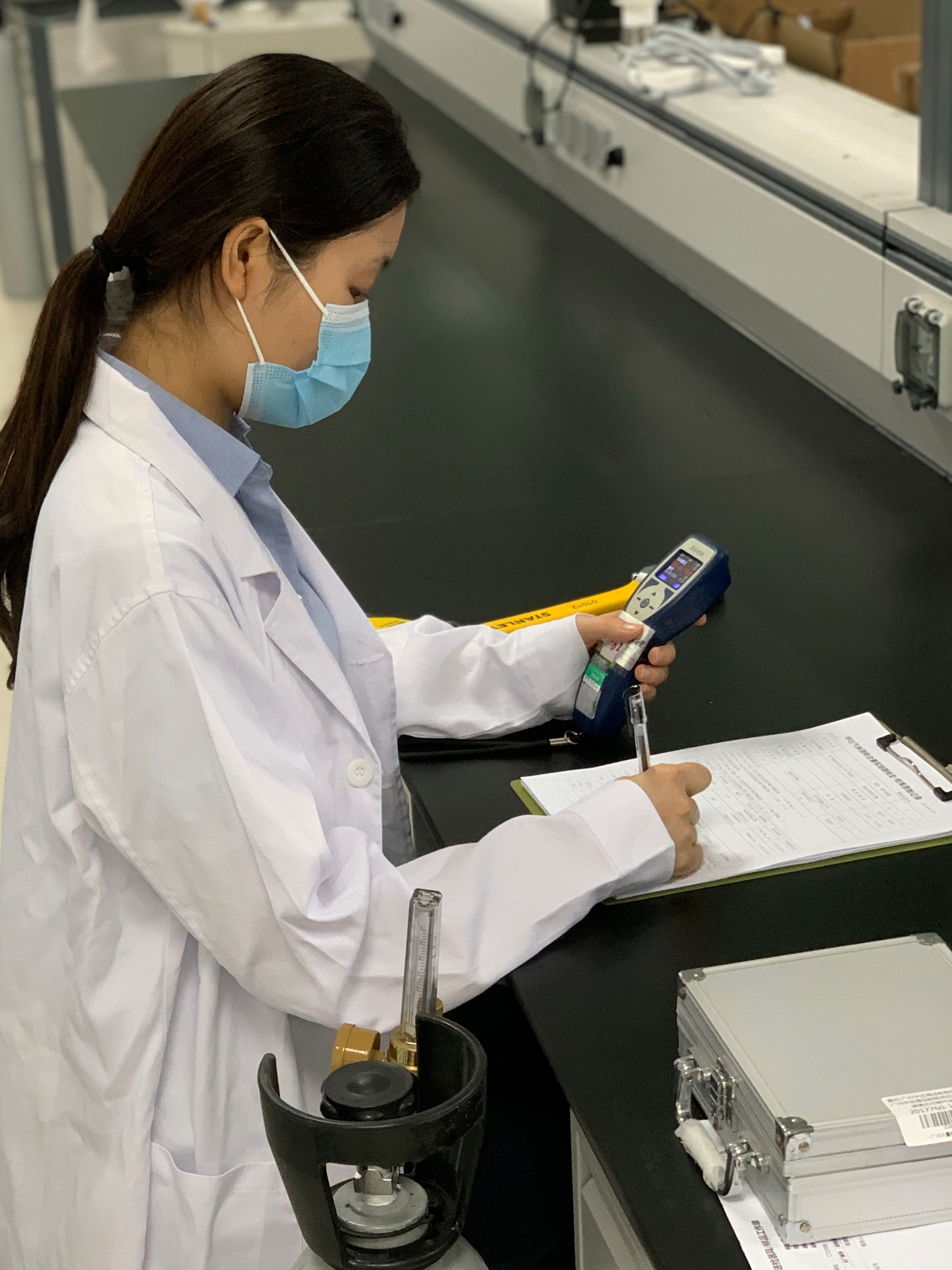 广州计量院每年为机场,地铁和公交车运营单位,以及医院等血检单位检定