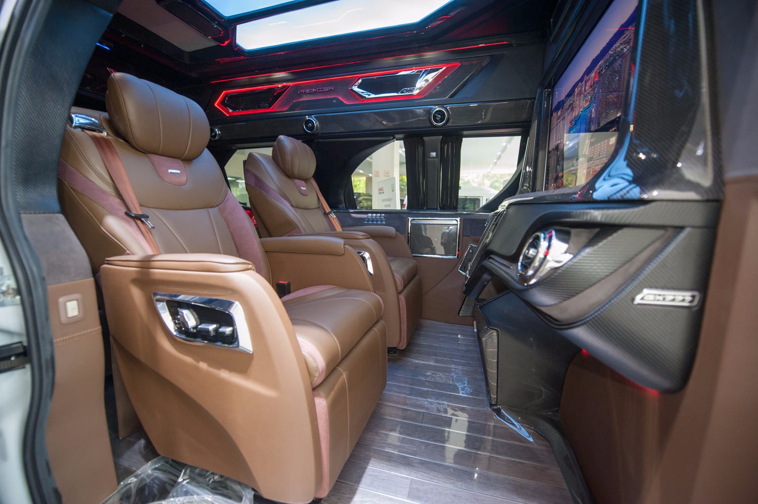 gmc商务车20年新款全包裹座椅