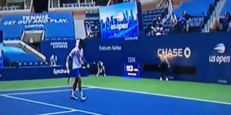 德约科维奇|直接判负！德约科维奇误伤裁判被取消美网资格，26连胜就此结束