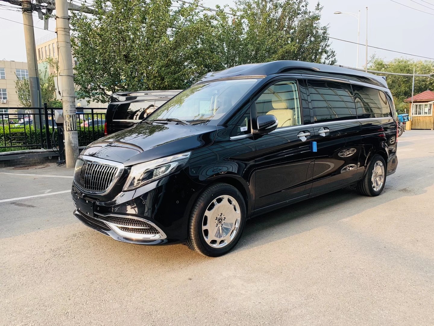 奔驰迈巴赫vs680现车实拍图片配置讲解