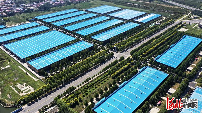 空中俯瞰奥润顺达集团绿色节能建筑全产业链智能制造基地。通讯员罗大庆 摄