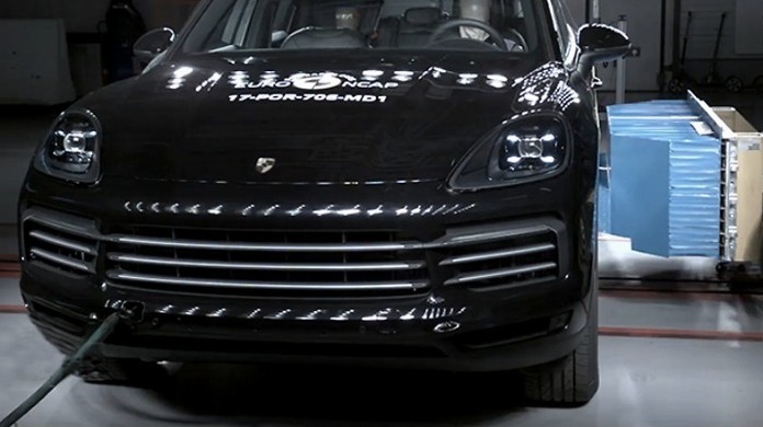 百万级豪华SUV保时捷卡宴侧面碰撞测试，这样的表现你打几分？