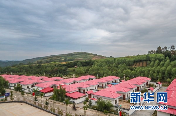 这是8月22日拍摄的甘肃省定西市渭源县元古堆村一景 新华社记者 马希平 摄