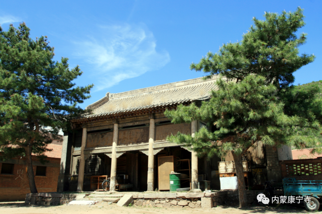 原锦山阳坡康宁寺大黑天宫殿旧址（图片来源：赤峰康宁寺）