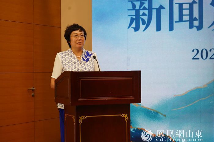 淄博市委常委、宣传部部长毕荣青讲话。