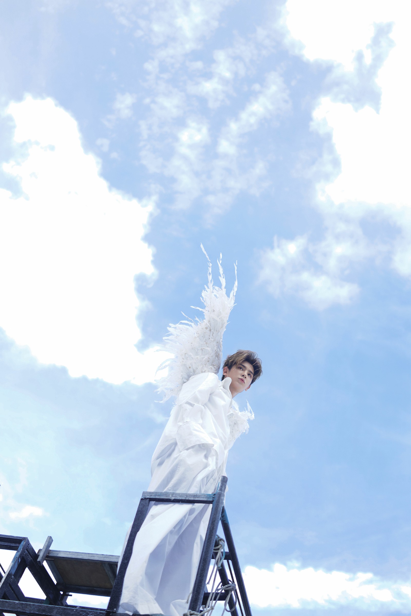 黄明昊angellovemv治愈上线装上翅膀就拥有了飞翔的力量