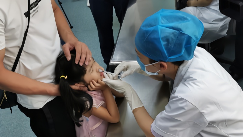 无须再打针！首个国产鼻喷流感减毒活疫苗接种