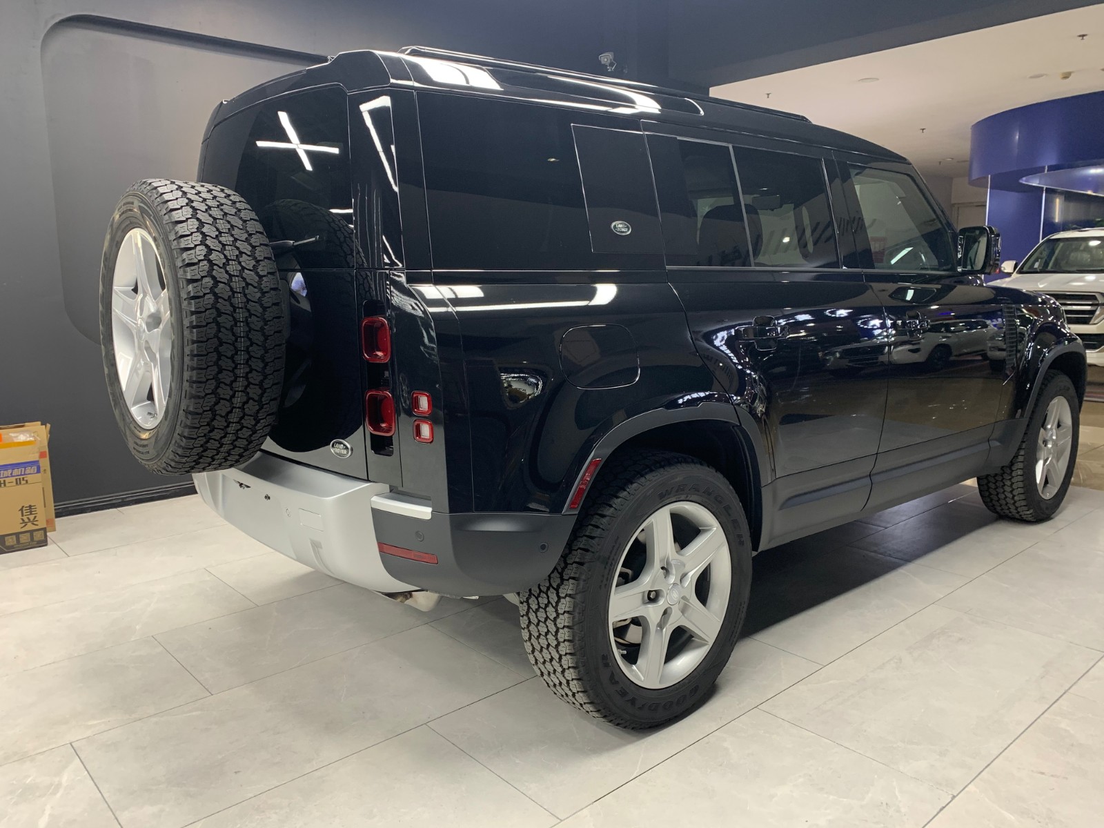20款路虎卫士110港口现车迎中秋特惠秒