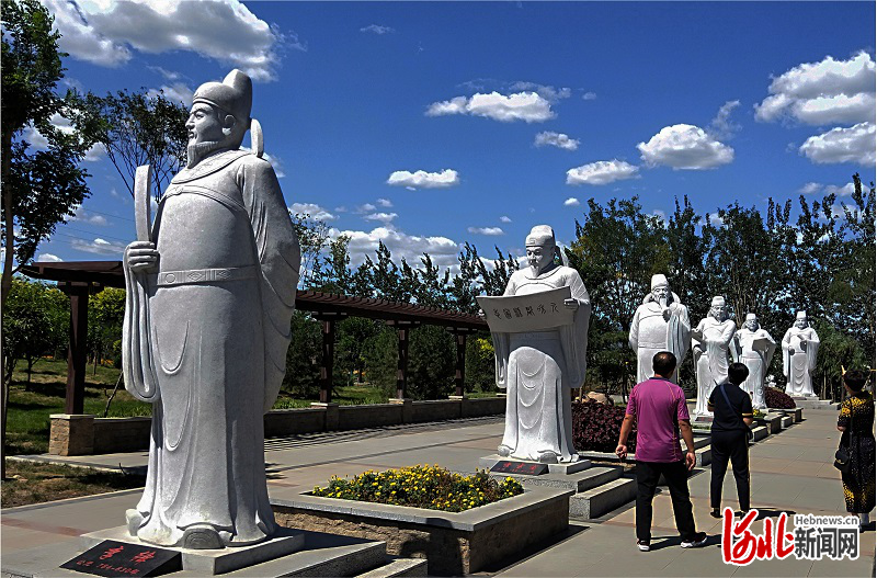 宰相园 杨禄祥摄