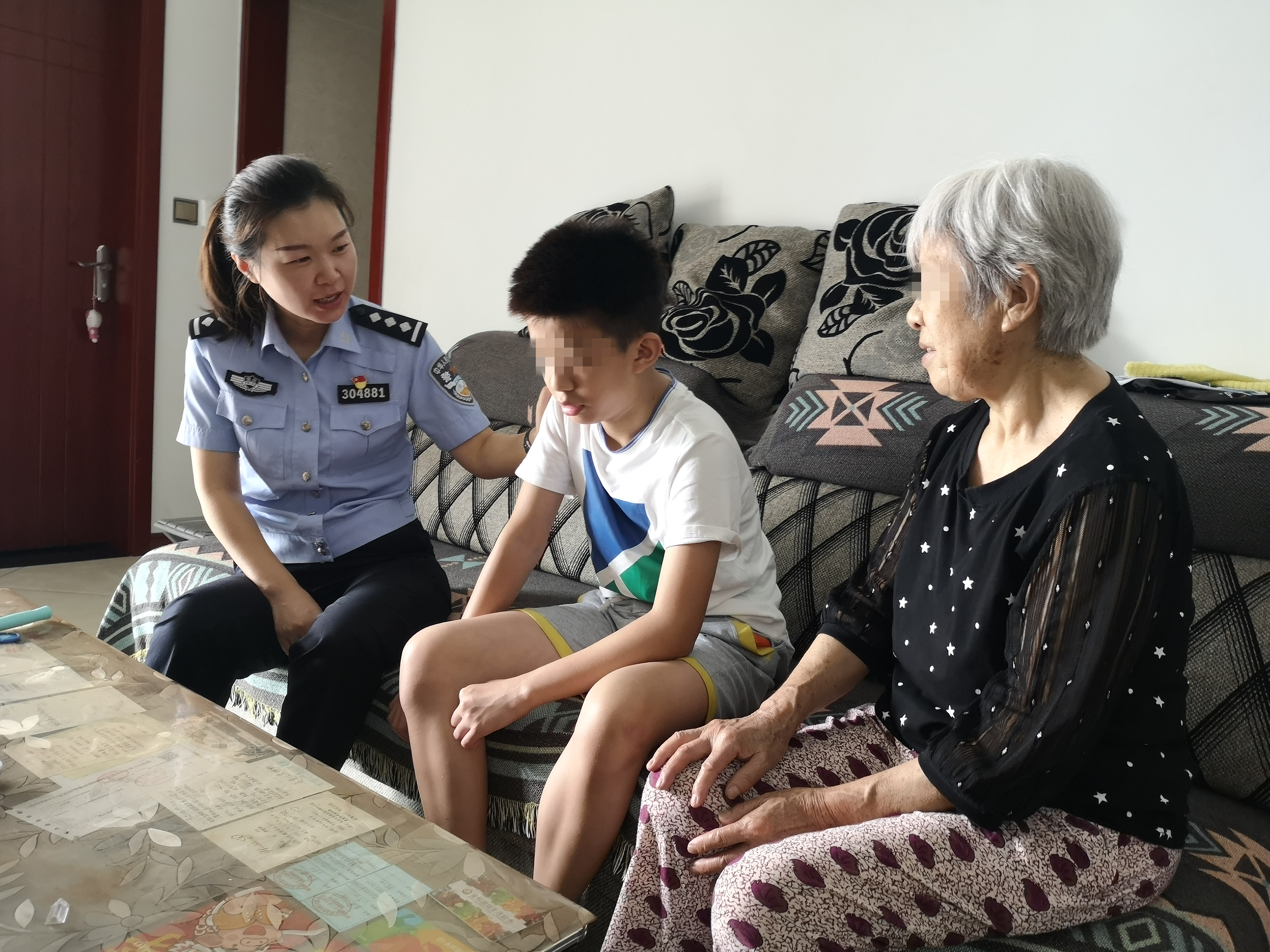 社区里的无声警务室何巧自学手语和聋哑人打交道每年调解纠纷300余起