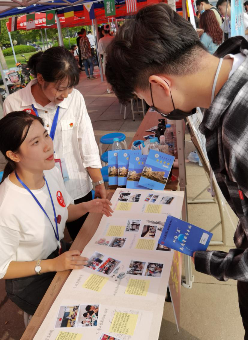 齐鲁工大外语学院新生以志愿故事开启大学新篇章