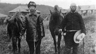 日本军事间谍中村震太郎（左）和井杉延太郎（右）